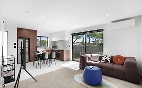 Mallside Retreat Close To City